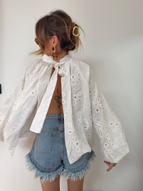 Blouse dos nu en dentelle