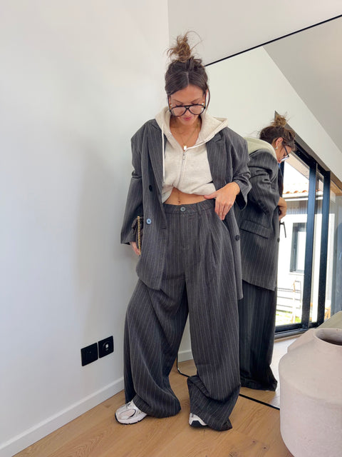 Pantalón a rayas - gris