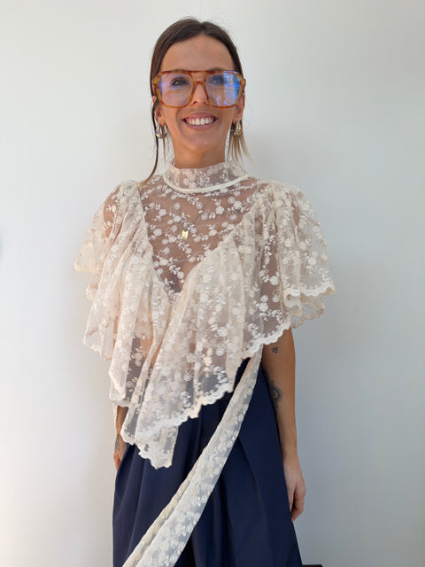 Haut à noeuds en dentelle beige