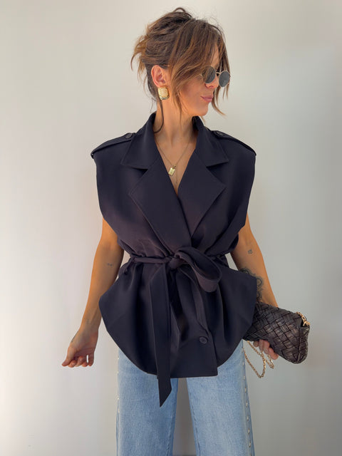 Blazer sans manche ceinturé - bleu marine