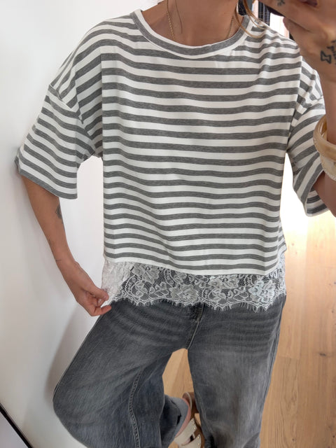 T-shirt rayé dentelle - gris