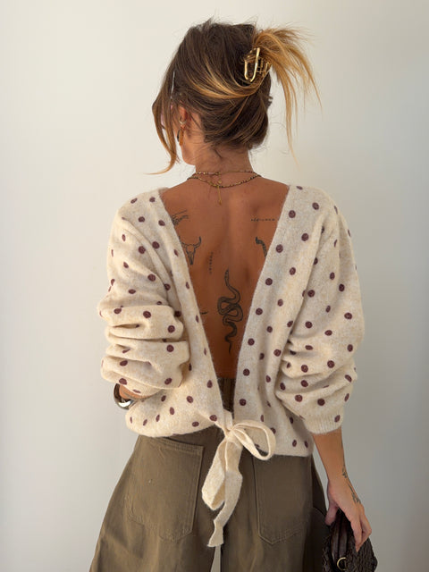 Pull dos nu à pois
