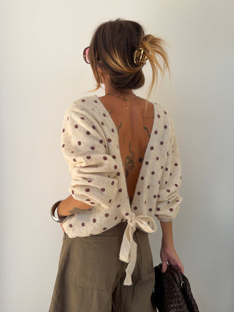 Pull dos nu à pois