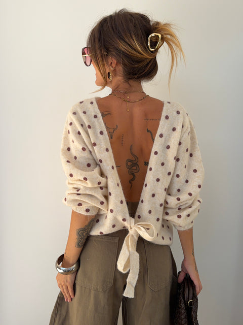 Pull dos nu à pois