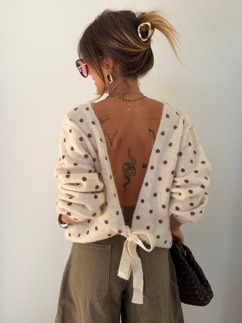 Pull dos nu à pois