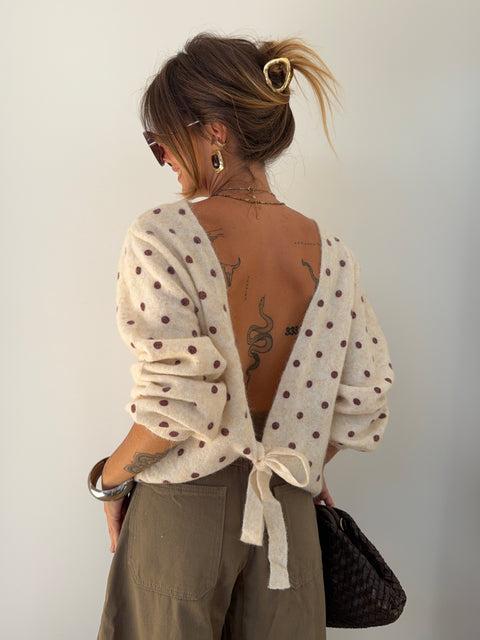 Pull dos nu à pois