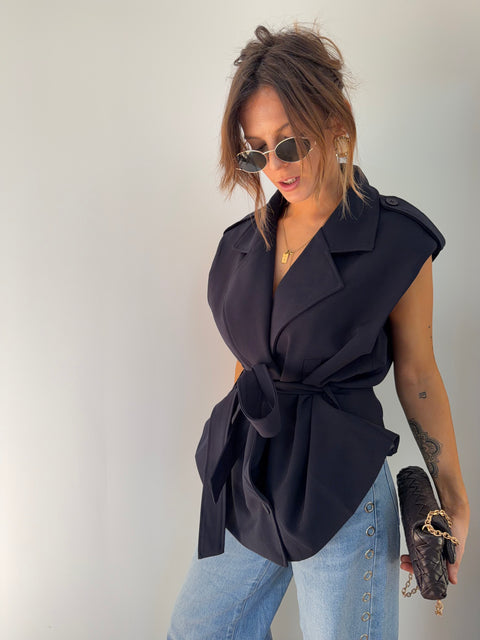 Blazer sans manche ceinturé - bleu marine