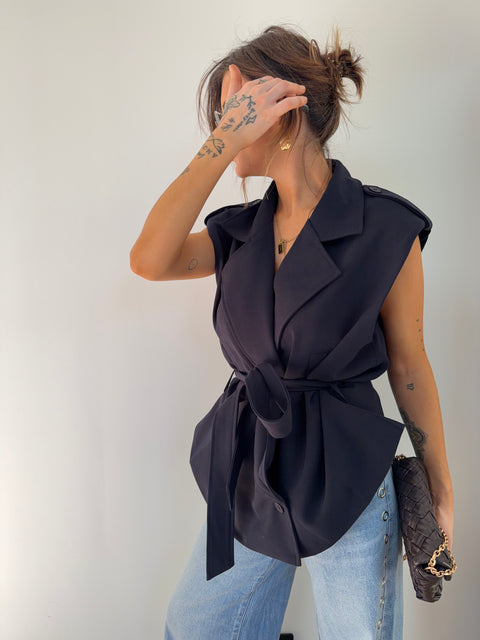 Blazer sans manche ceinturé - bleu marine