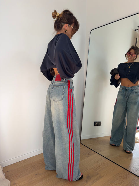 Jeans à bandes rouges (pré commande)